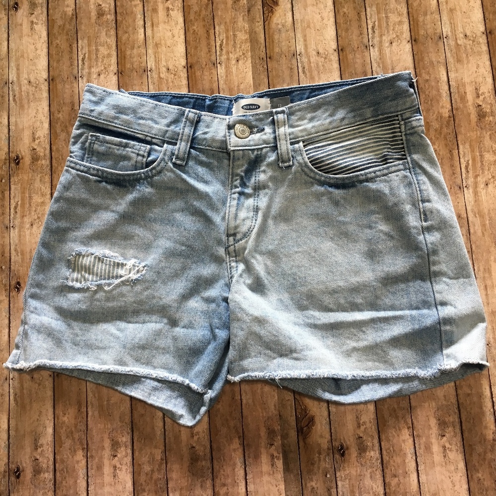Old Navy light wash distressed jean shorts sz 12